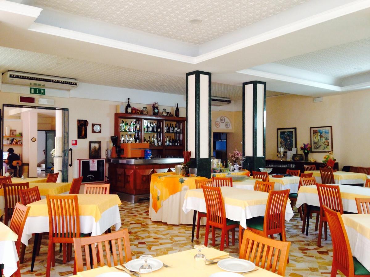 Hotel Lazzarini Беллария-Иджеа-Марина Экстерьер фото