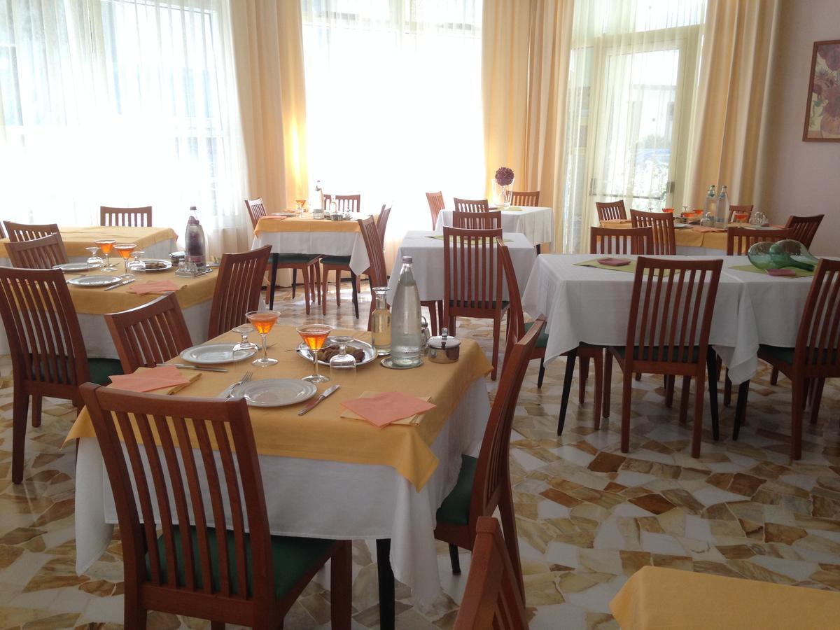 Hotel Lazzarini Беллария-Иджеа-Марина Экстерьер фото